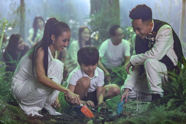 Thỏa lòng mong đợi của fan, Suboi cùng Rhymastic mang đến “Cả Ngàn Lời Chúc” đây rồi! ảnh 4