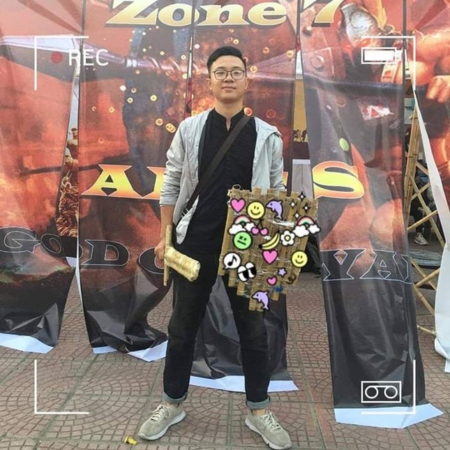 Nghỉ học ở nhà, sinh viên Y tình nguyện làm hàng nghìn dụng cụ y tế ủng hộ chống dịch ảnh 5