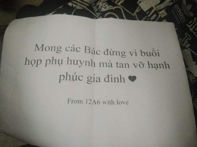Sợ “hạnh phúc gia đình vỡ tan” vì buổi họp phụ huynh, teen làm ngay tấm biển "nhắc nhẹ" ảnh 2