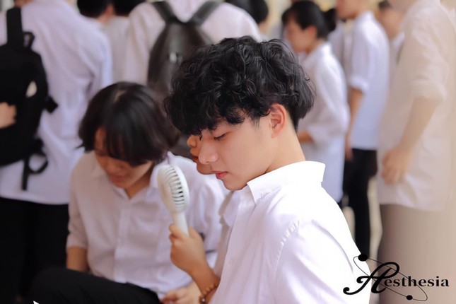 Nam sinh đeo khẩu trang vẫn bị dân mạng “phát hiện” ra nhan sắc “không phải dạng vừa đâu“ ảnh 4