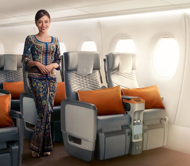 Mùa dịch COVID-19, nhiều hãng hàng không mở các chuyến bay “không điểm đến“ ảnh 3