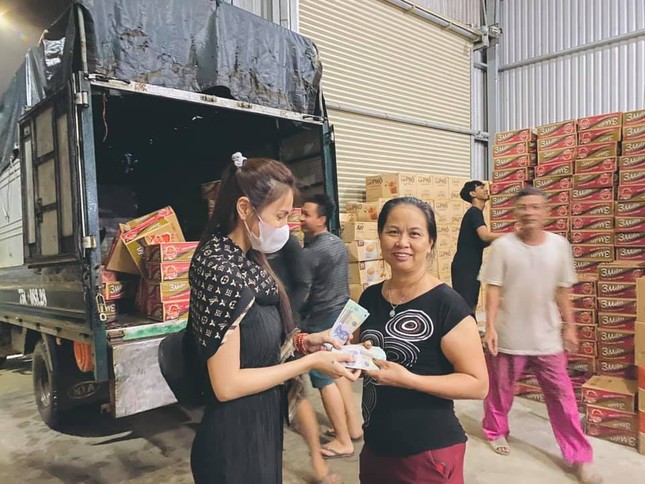 Xuất hiện tài khoản Facebook giả mạo ca sĩ Thủy Tiên để lừa đảo quyên góp tiền cứu trợ ảnh 2