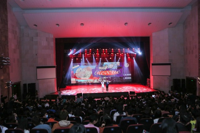 Lạc vào giữa 2 thế giới thực ảo trong vở nhạc kịch “Reverie the Musical” của các Amsers ảnh 2