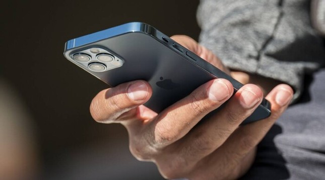 Thị trường iPhone 12, iPhone 12 Pro xách tay ảm đạm: Giá giảm sâu tận 6 triệu đồng ảnh 3