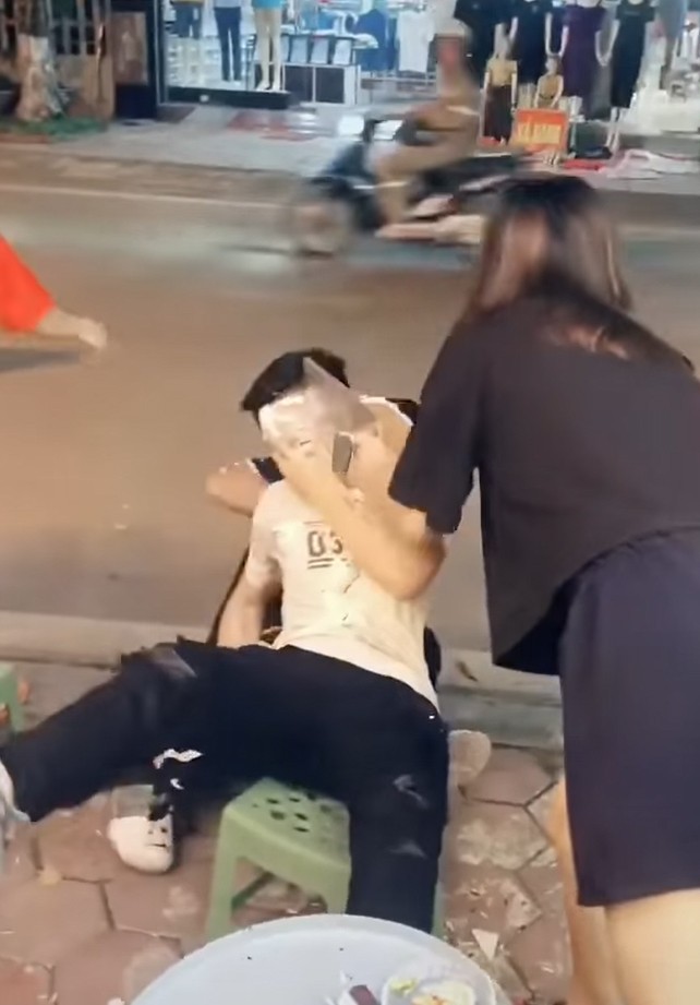 Trò đùa gây tranh cãi: Úp bánh sinh nhật lên mặt “khổ chủ”, tưởng vui mà lại nguy hiểm ảnh 4
