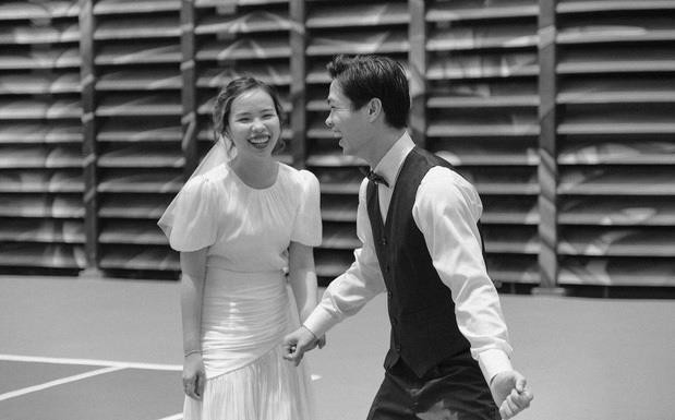 Chu đáo như cô dâu Viên Minh: Chuẩn bị cả lắc vàng tặng cho các chị em tới dự đám cưới ảnh 1