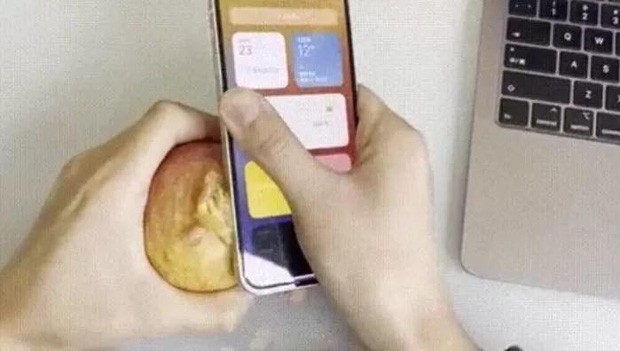 Viền iPhone 12 sắc đến mức có thể gọt táo, làm đứt tay người dùng, thực hư là thế nào? ảnh 1