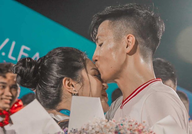 Sau Công Phượng, trung vệ Bùi Tiến Dũng chính thức ấn định ngày cưới, tổ chức ở 3 địa điểm ảnh 4