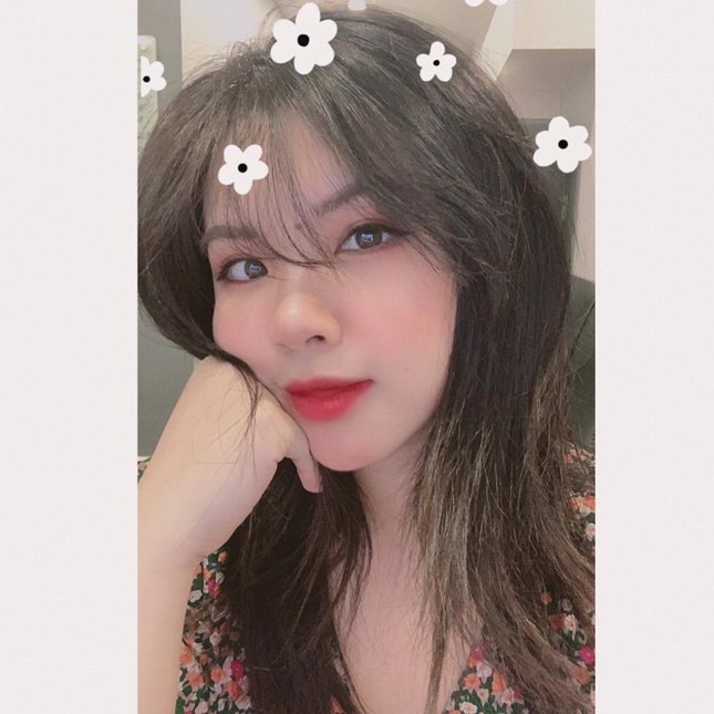 Ngắm nhan sắc của Hồng Nhật - bạn gái kém 4 tuổi vừa được PewPew cầu hôn ảnh 8