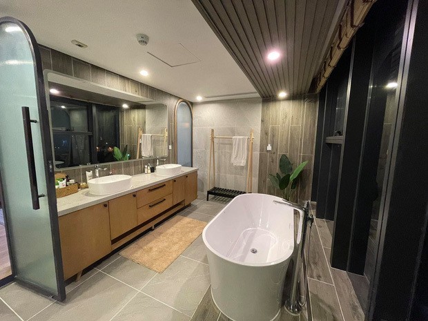 Cơ ngơi “khủng” của vợ chồng Trang Lou - Tùng Sơn: Nhà mới to đẹp đón bé thứ hai chào đời! ảnh 7