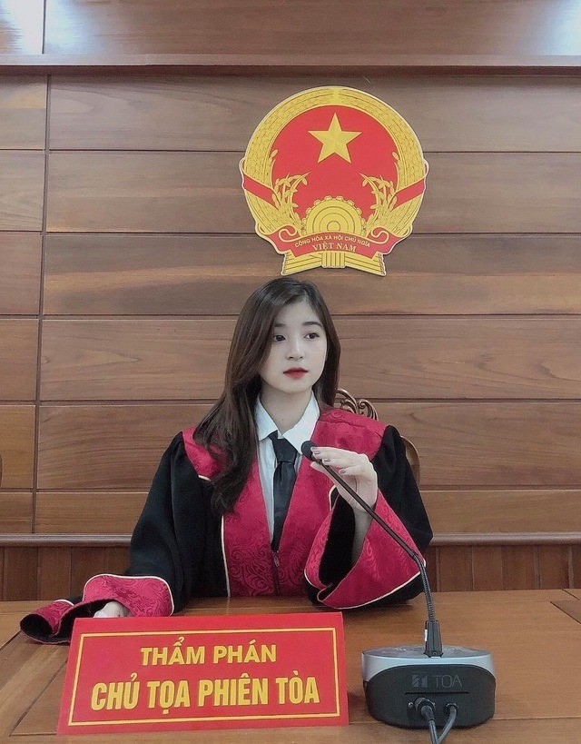 Nữ thẩm phán tương lai sở hữu nhan sắc “vạn người mê” khiến mạng xã hội “dậy sóng“ ảnh 1