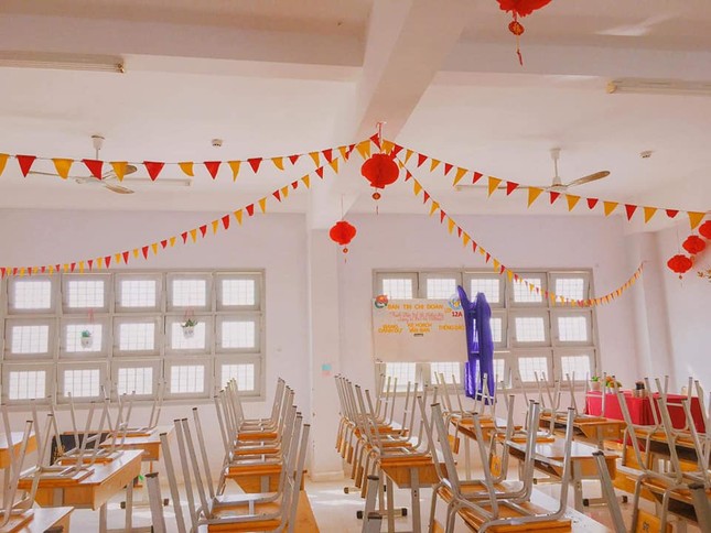 Các bạn học sinh trang trí lớp học đón Tết: Thỏa sức sáng tạo và khoe độ khéo tay! ảnh 9
