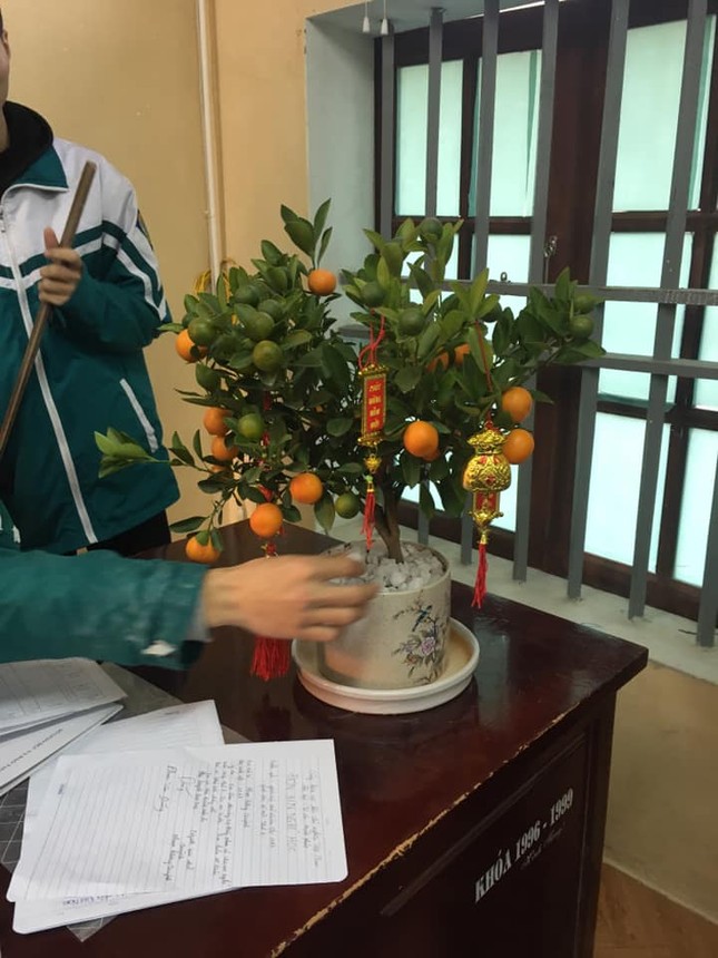Các bạn học sinh trang trí lớp học đón Tết: Thỏa sức sáng tạo và khoe độ khéo tay! ảnh 12