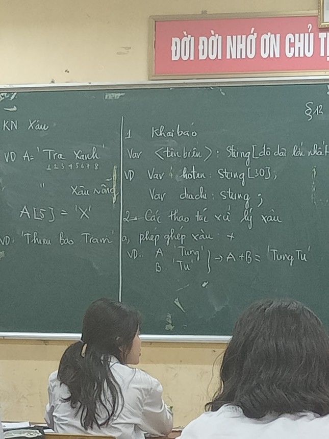 Sơn Tùng M-TP, Thiều Bảo Trâm, Hải Tú tiếp tục xuất hiện trong một bài giảng Tin học ảnh 1