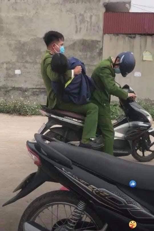 Những hình ảnh xót xa trong mùa dịch: Lớp mầm non đi cách ly tập trung, nhân viên y tế ngất xỉu vì kiệt sức ảnh 6