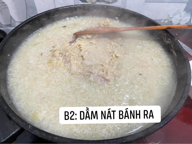 Cô gái làm món bánh chưng chiên nước lọc giống trên mạng, nhìn thành quả ai cũng bàng hoàng ảnh 2