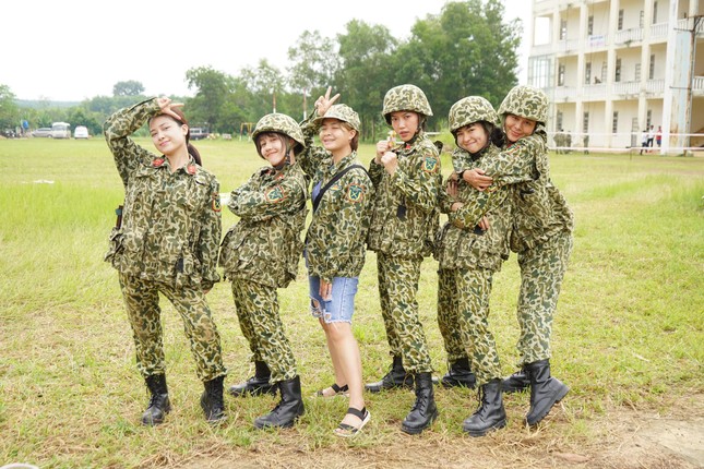 Khánh Vân gọi Mũi trưởng Long là “chú bé khóc nhè”, tiết lộ đã thay đổi cách xưng hô ảnh 1