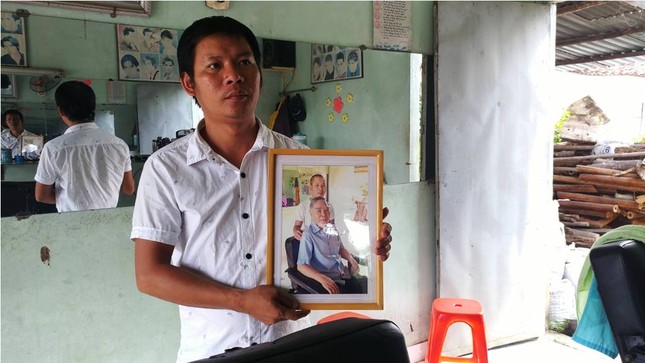 Người dân nghẹn ngào trước sự ra đi của nguyên Thủ tướng Phan Văn Khải ảnh 3