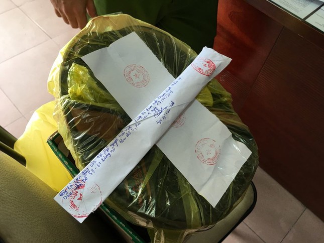 Bị đâm chết vì... vuốt má nhân viên bán cà phê ảnh 1
