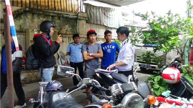 Bắt chó thả rông ở trung tâm TPHCM sau 'lệnh' của ông Đoàn Ngọc Hải ảnh 6