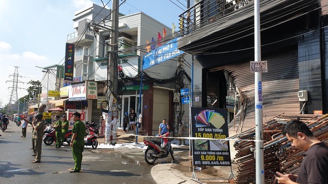 Một nạn nhân trong vụ cháy nhà ở Sài Gòn tử vong ảnh 3