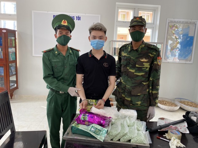 Chốt chặn 10km dọc sông, bắt 6 đối tượng, thu giữ ma túy ‘khủng’ ảnh 2