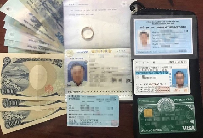 Hình sự truy đuổi kẻ cướp tài sản của du khách ở trung tâm Sài Gòn ảnh 1