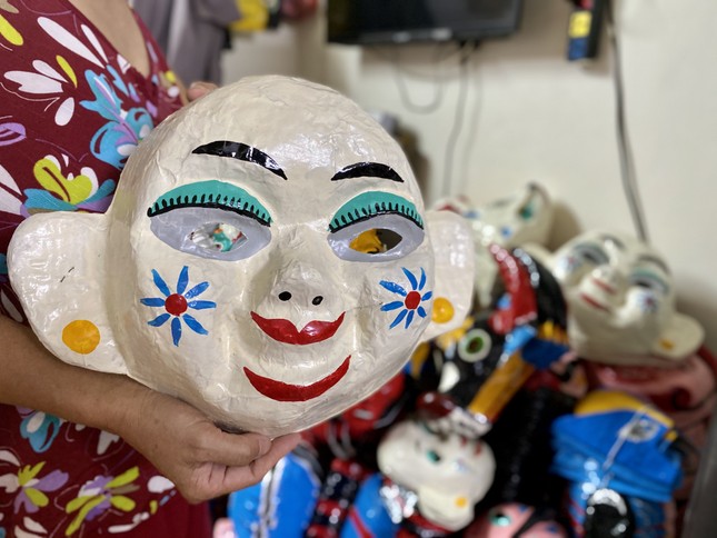 Cặp vợ chồng giữa lòng Thủ đô ngót nghét nửa thập kỷ thổi hồn vào mặt nạ giấy ảnh 3