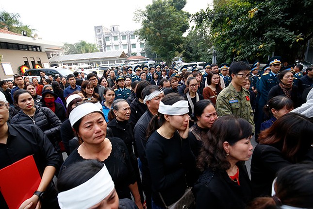 Tiễn biệt phi công Nguyễn Thành Trung: Nước mắt người ở lại ảnh 22