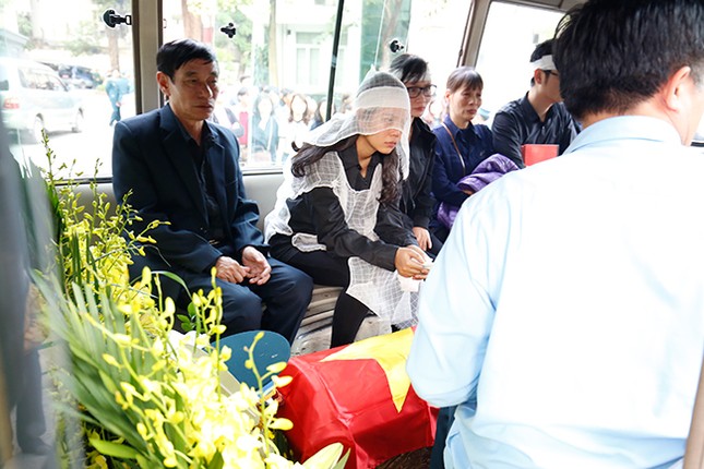 Tiễn biệt phi công Nguyễn Thành Trung: Nước mắt người ở lại ảnh 24