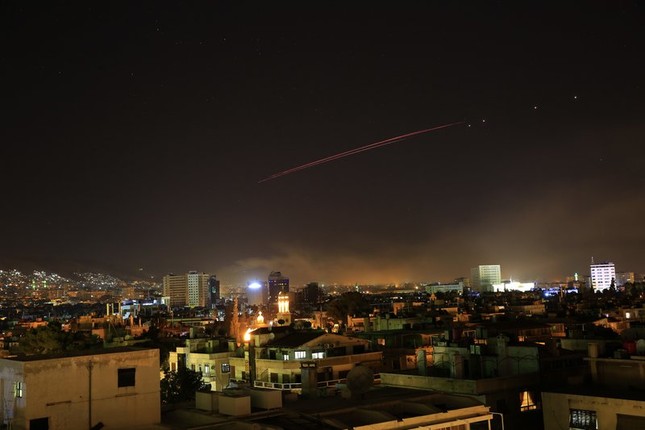 Mỹ, Anh, Pháp tấn công tên lửa Syria ảnh 17