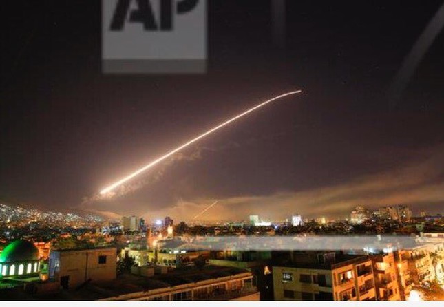 Mỹ, Anh, Pháp tấn công tên lửa Syria ảnh 12