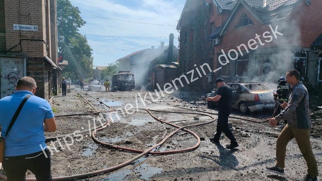 Thành phố Donetsk bị tập kích dữ dội, hơn 10 người thương vong ảnh 4