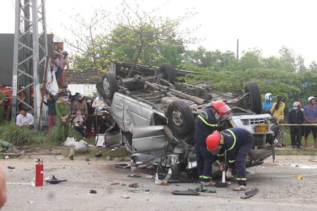 Tai nạn thảm khốc ở Quảng Nam 8 người chết, nhiều người bị thương - Ảnh 4.