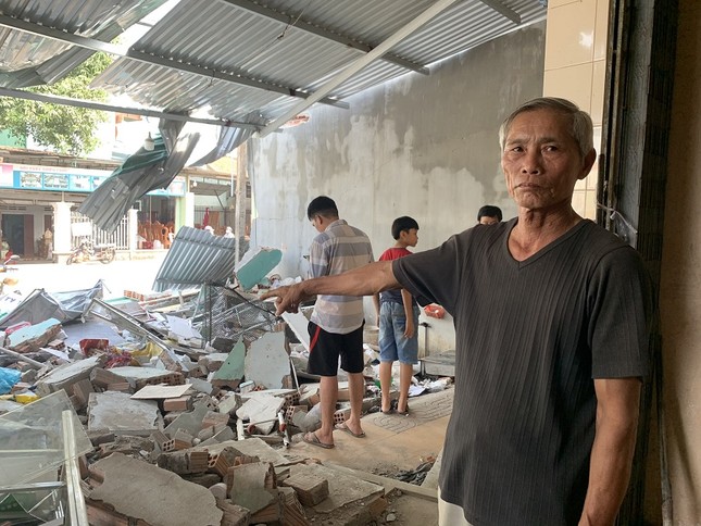 Hiện trường tan hoang vụ 'xe điên' lao vào nhà dân ở Quảng Ngãi ảnh 8