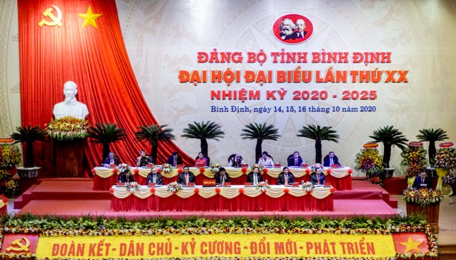 Khai mạc đại hội Đảng bộ Bình Định: Đặt ra 5 trụ cột tăng trưởng ảnh 3