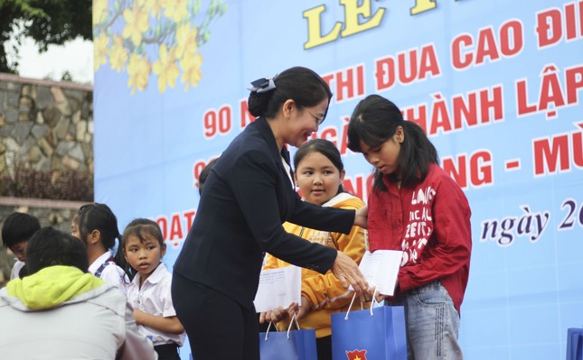 Tuổi trẻ Bình Định làm nhiều phần việc ý nghĩa chào mừng 90 năm ngày thành lập Đoàn ảnh 3