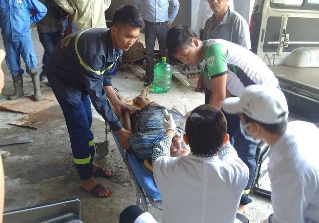 Sập giàn giáo ở Đà Nẵng, 10 công nhân rơi xuống đất ảnh 1