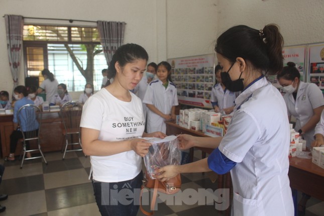 Khám phát thuốc miễn phí cho 500 công nhân, người lao động ảnh 5