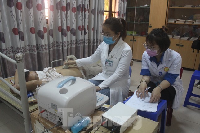 Khám phát thuốc miễn phí cho 500 công nhân, người lao động ảnh 4