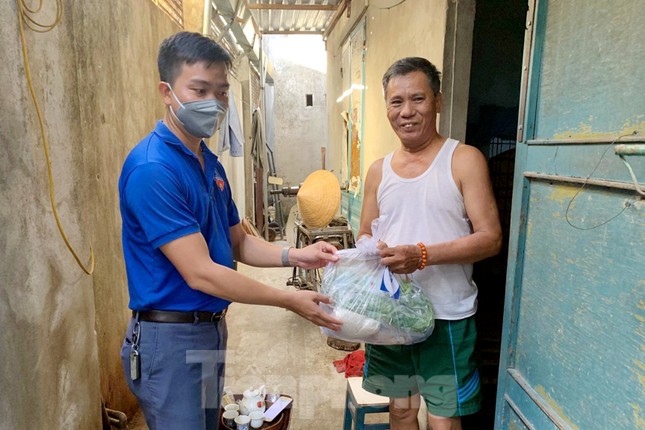 ‘Triệu bữa cơm’ giúp người khó khăn giữa tâm dịch COVID - 19 ảnh 4