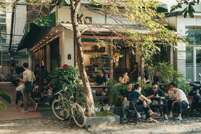 Những quán cà phê sân vườn để chill cùng hội bạn thân dành cho “dân chơi” Thủ đô ảnh 7
