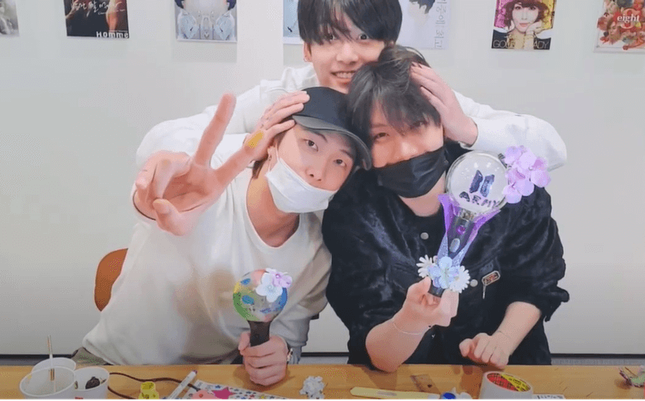 ARMY đã làm điều này bao năm qua, giờ thì cả RM và j-hope đều công nhận là siêu khó ảnh 3