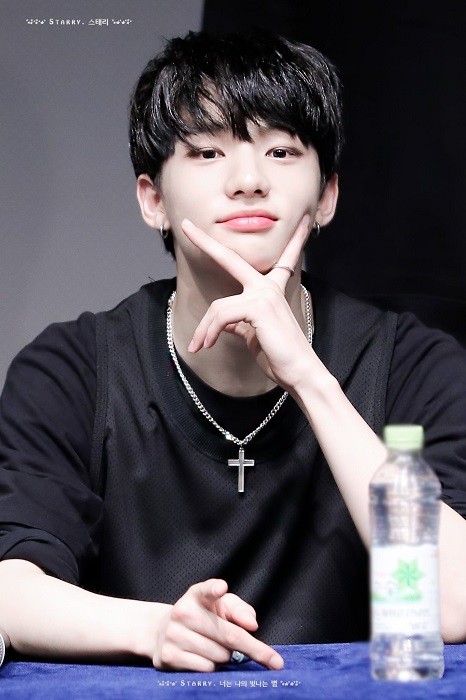 #Team_2K_của_KPop: Những nam idol K-Pop nào là "hoàng tử trong mơ" của bạn? ảnh 3