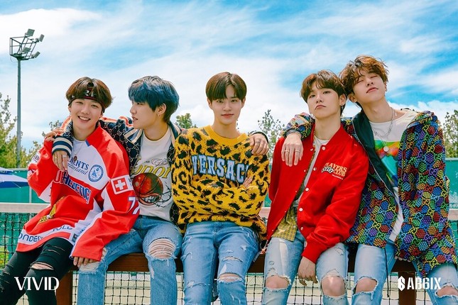 Các fan thích thú trước màn đối đầu trực diện của Ha Sungwoon và AB6IX ảnh 1