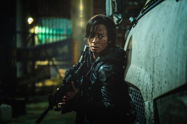 Đoàn phim “Train To Busan 2” tiết lộ thế giới hậu tận thế sẽ cực khắc nghiệt và hắc ám ảnh 2