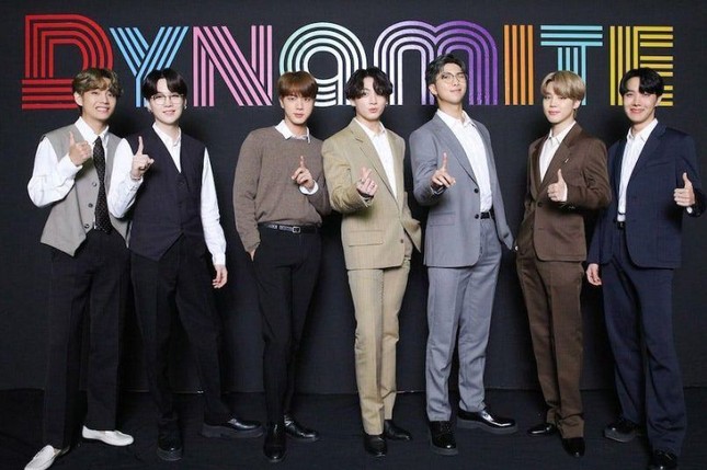 “Trượt ngang” trên BXH Billboard Hot 100, BTS khiến truyền thông Hàn dậy sóng lúc nửa đêm ảnh 1