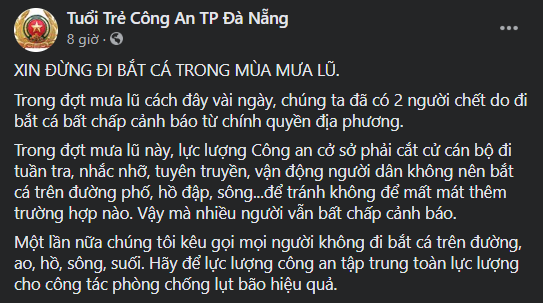 Đường phố Đà Nẵng hóa sông, người dân đổ ra chèo thuyền, bắt cá mặc thành phố can ngăn ảnh 5