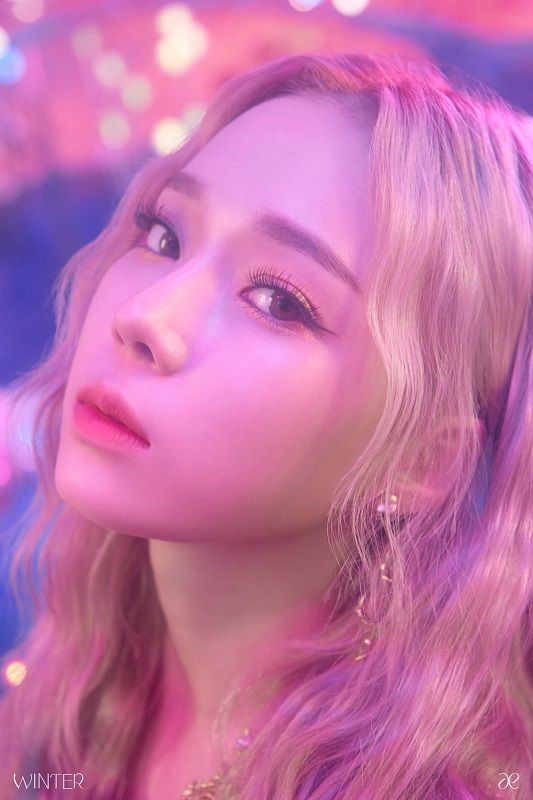 SM hé lộ thành viên đầu tiên của aespa: Một cô nàng có visual hao hao Taeyeon ảnh 1