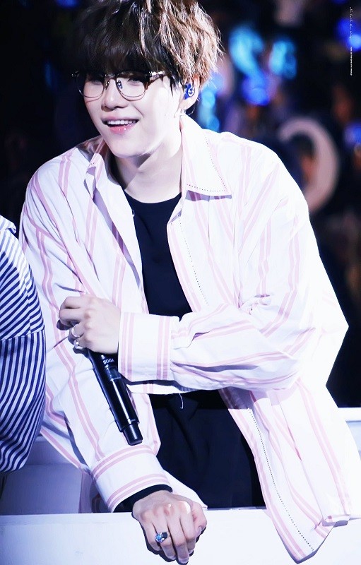 Trước khi phẫu thuật vai, SUGA (BTS) đã kịp thực hiện một lời hứa với ARMY ảnh 3